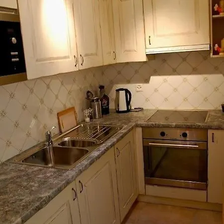 Chalet Apartment- Hottub, Garden, 2 Ensuite Bathrooms, 2 Bedrooms. アパート *