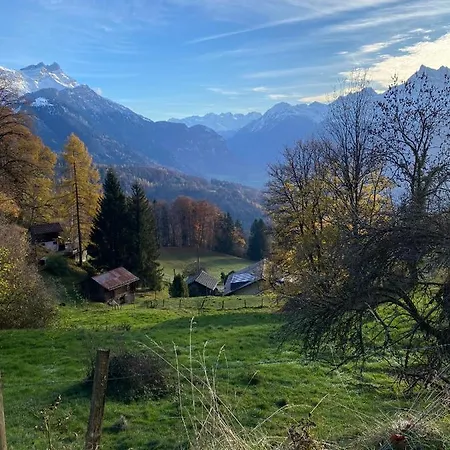 Chalet Apartment- Hottub, Garden, 2 Ensuite Bathrooms, 2 Bedrooms. Gryon