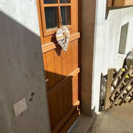 דירה Chalet Apartment- Hottub, Garden, 2 Ensuite Bathrooms, 2 Bedrooms. גריון